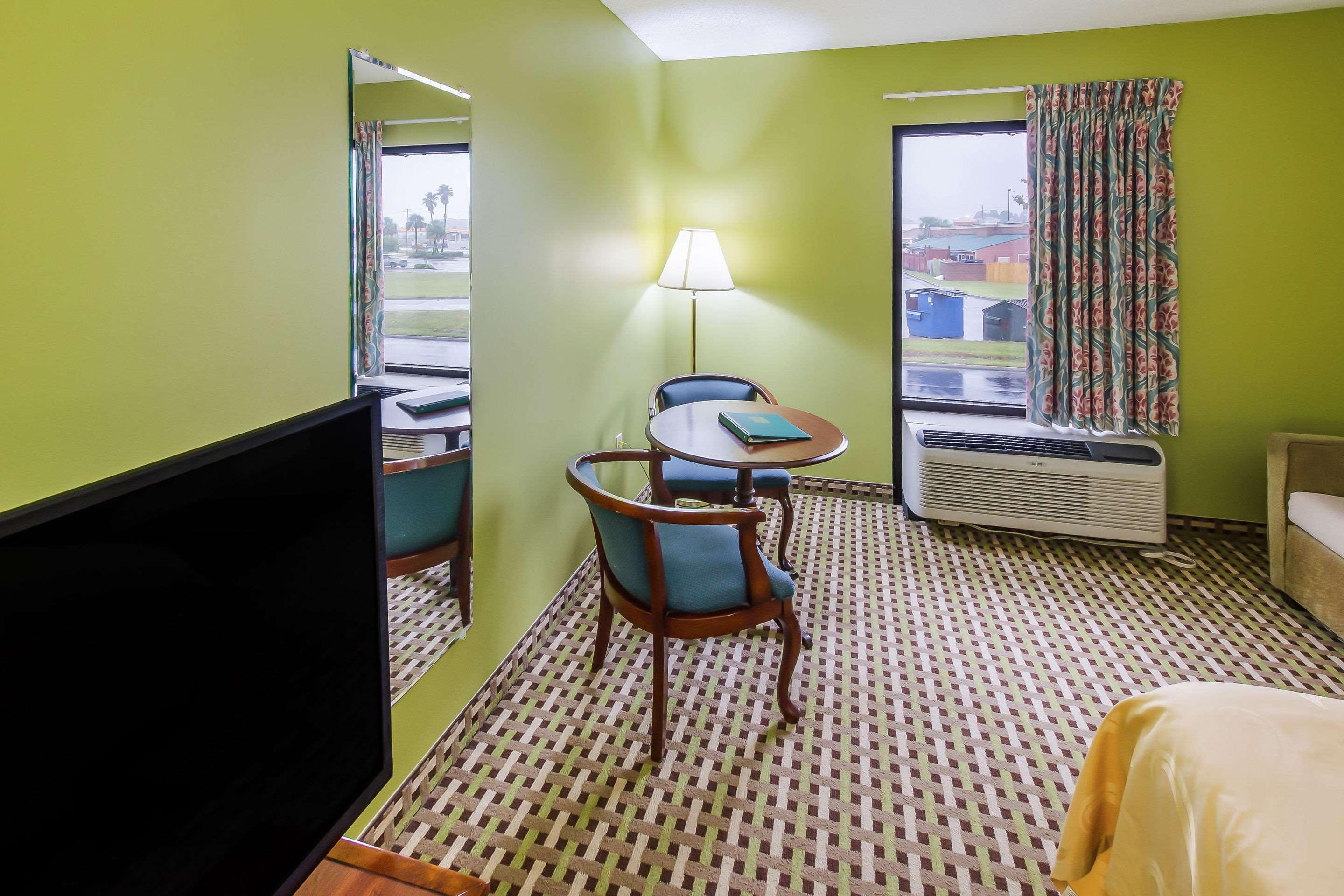 Quality Inn ברונסוויק מראה חיצוני תמונה