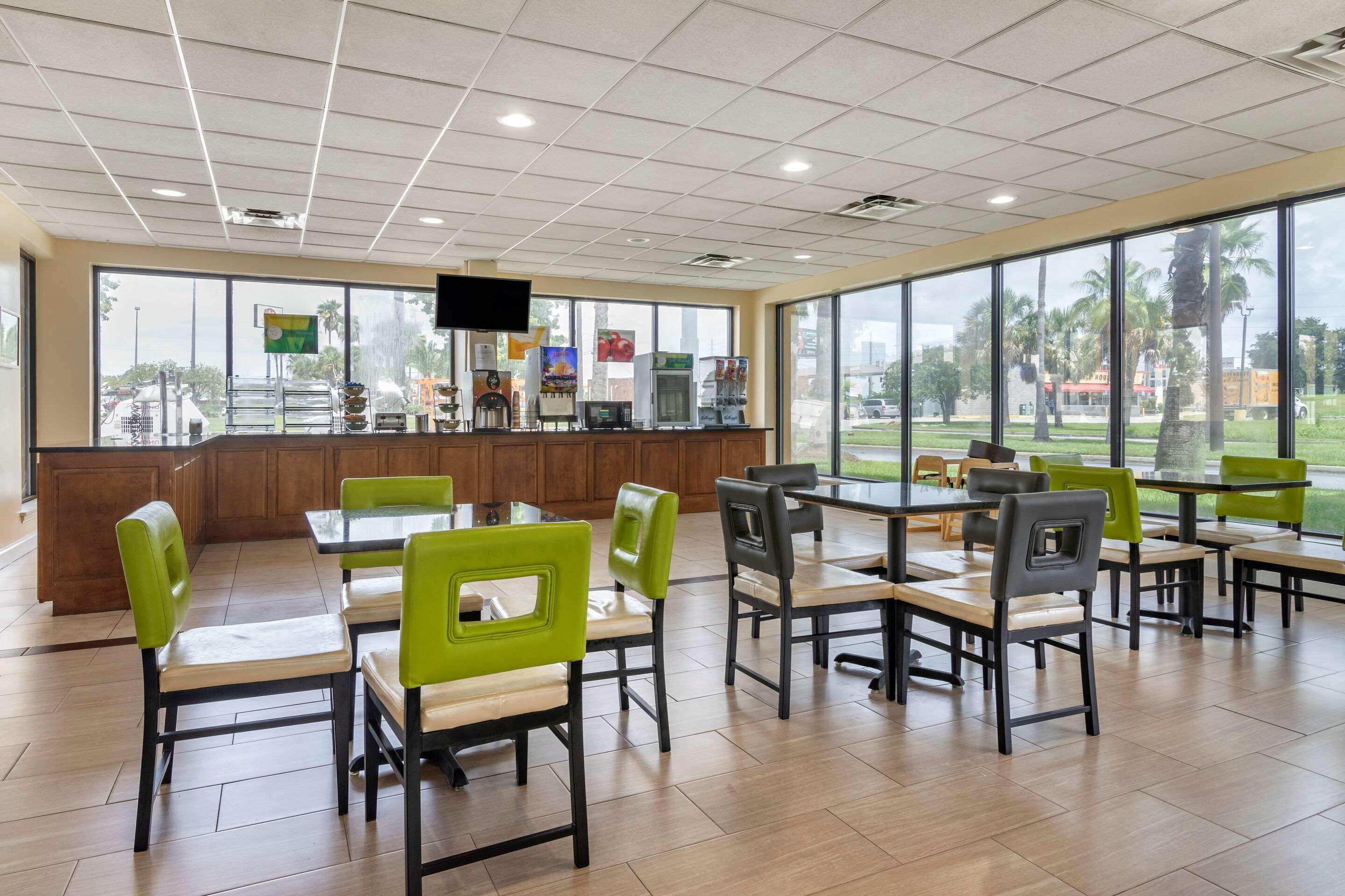 Quality Inn ברונסוויק מראה חיצוני תמונה